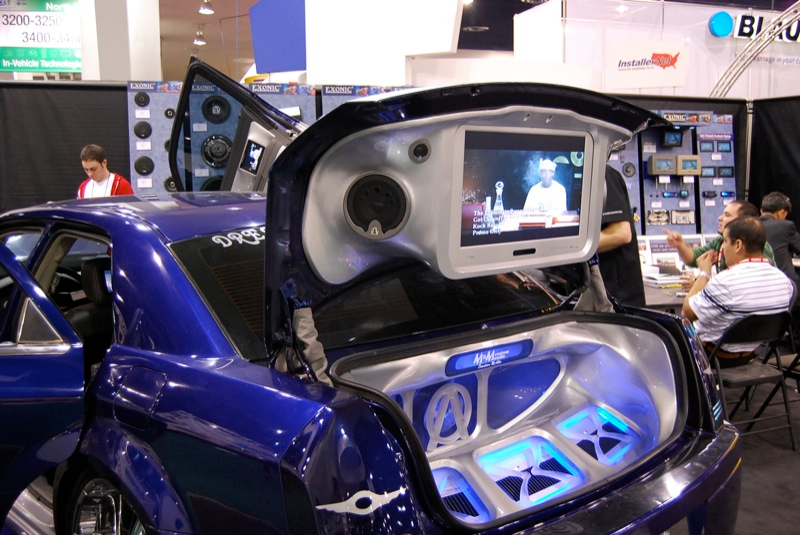 Illustration for article titled What's the Worst Place in a Car to Put an LCD? We Report, You Decide